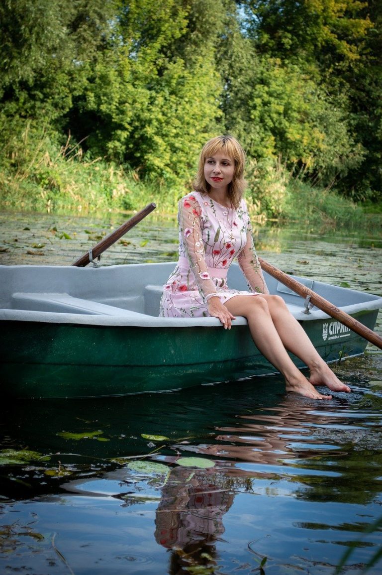 boat, river, young woman-6551184.jpg